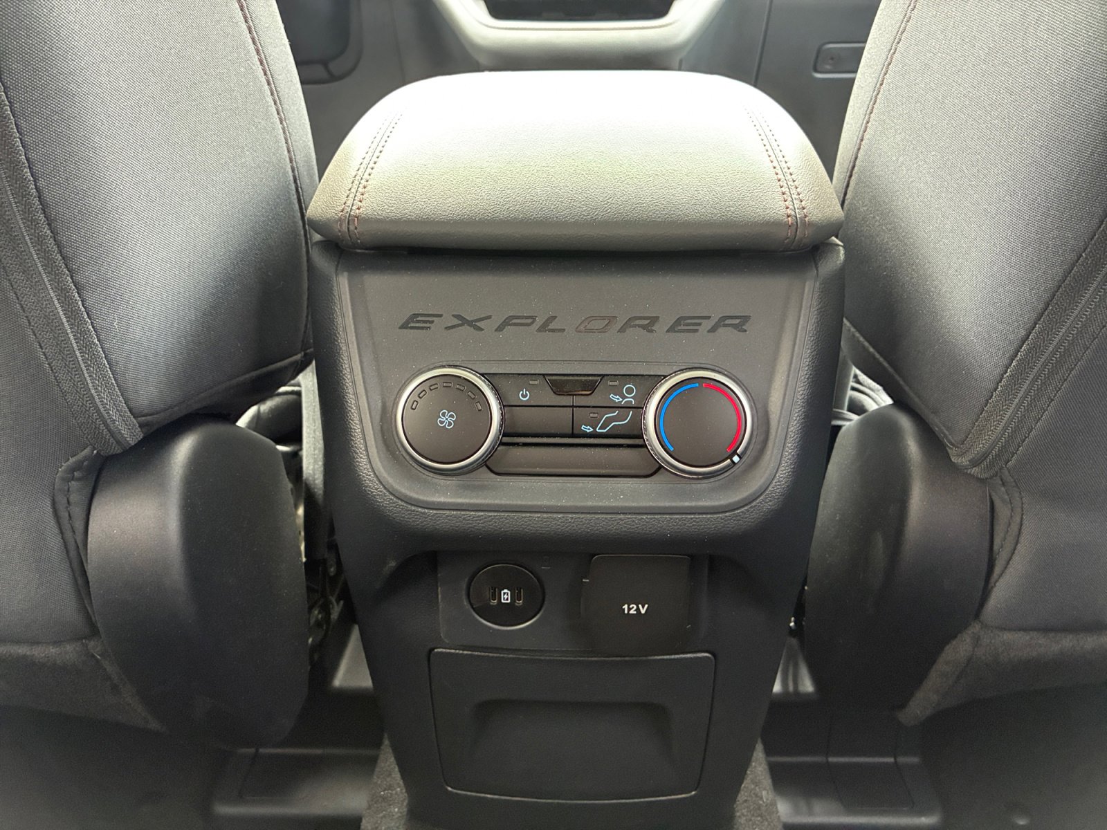 Certified 2025 Ford Explorer Active AWD/4WD image 30