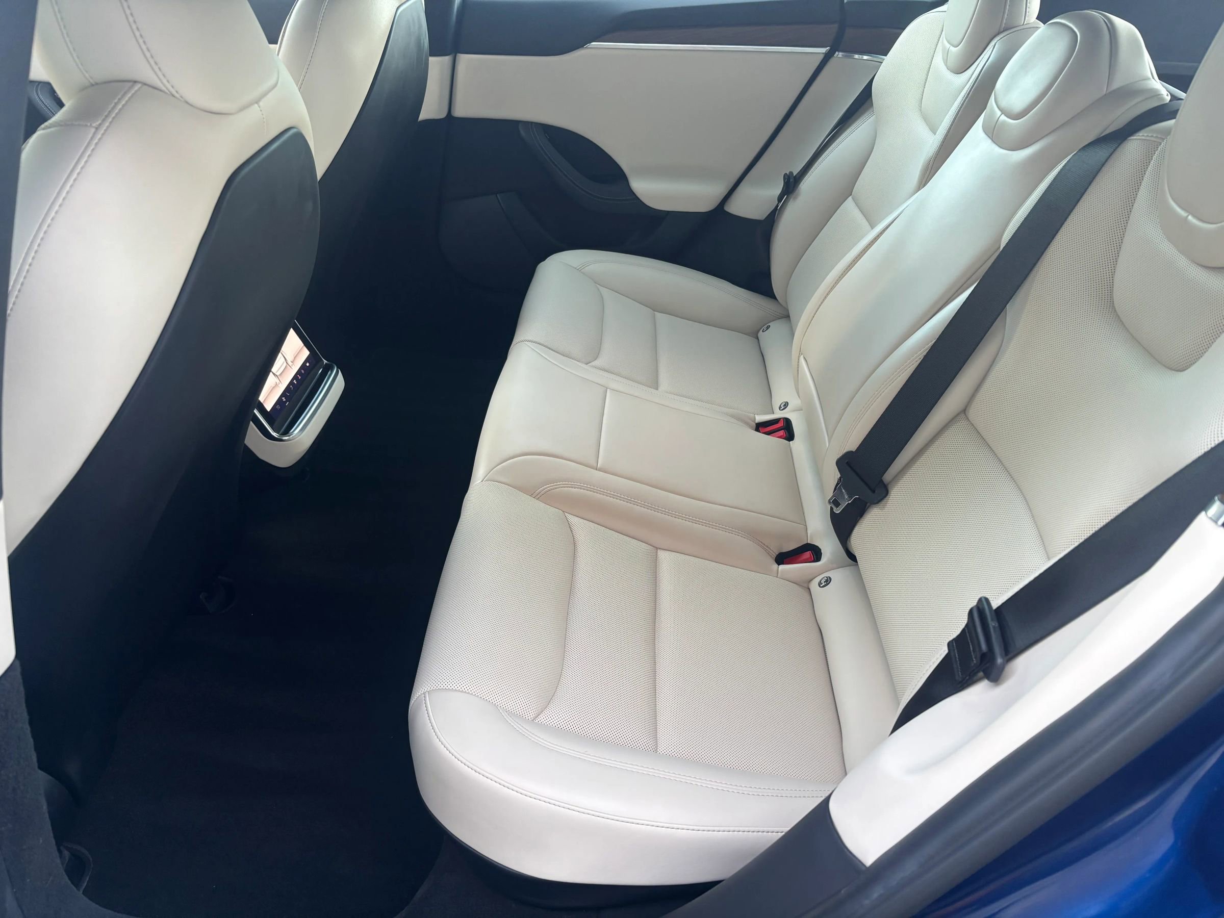 Used 2022 Tesla Model S image 12