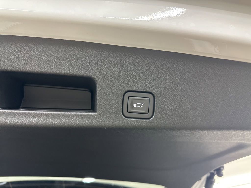 New 2026 GMC Acadia Elevation w/ Elevation Premium Package AWD/4WD image 25