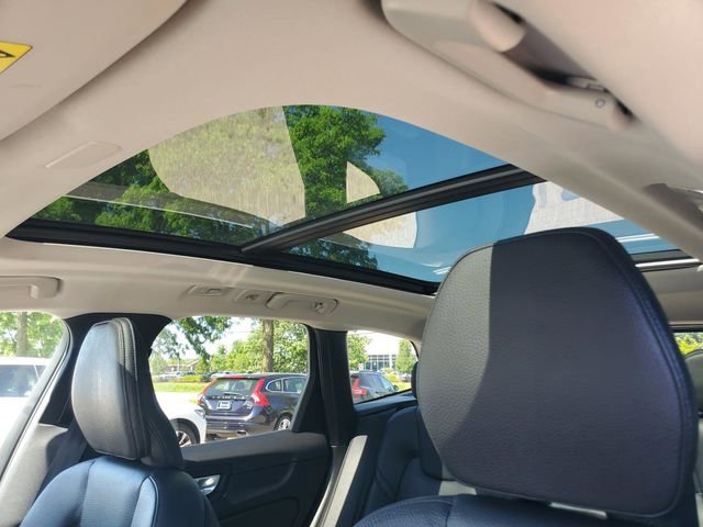 Used 2024 Volvo XC60 B5 Plus w/ Protection Package Premier AWD/4WD image 12
