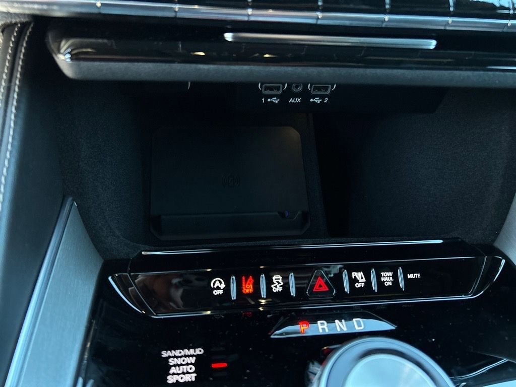 New 2024 Jeep Wagoneer L Series II image 24