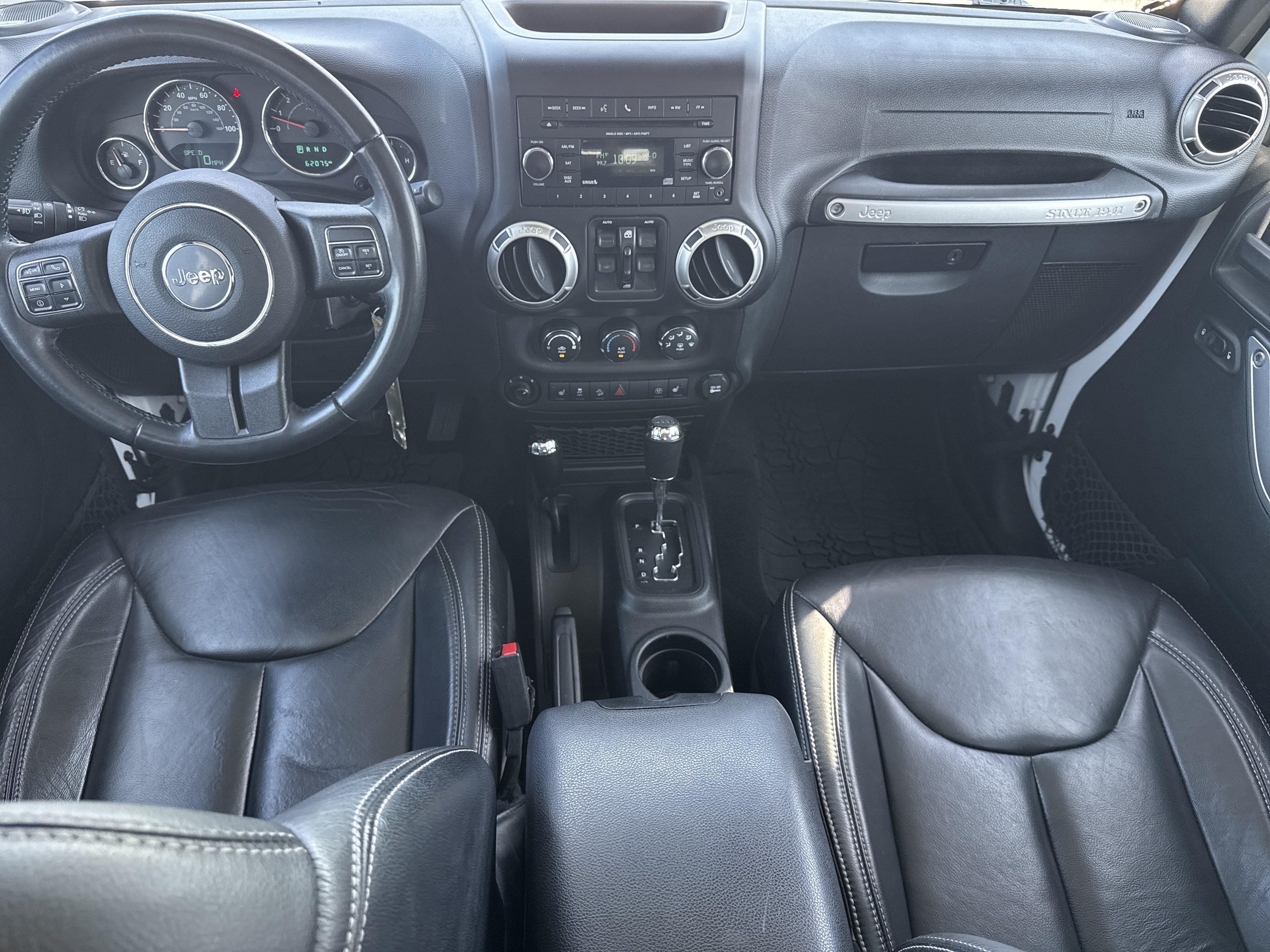Used 2018 Jeep Wrangler Unlimited Sahara w/ Max Tow Package AWD/4WD image 27