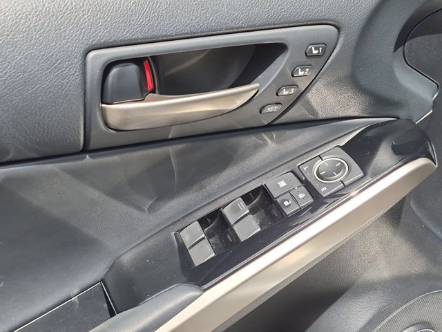 Used 2018 Lexus IS 300 w/ Comfort Package RWD image 15