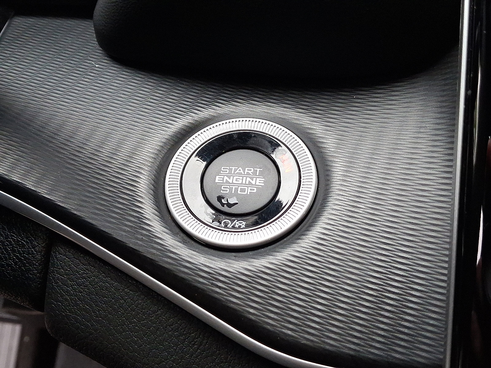 Certified 2023 Jeep Grand Cherokee L Laredo image 23