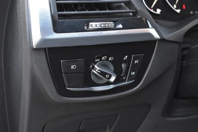 Used 2019 BMW X3 sDrive30i RWD image 16