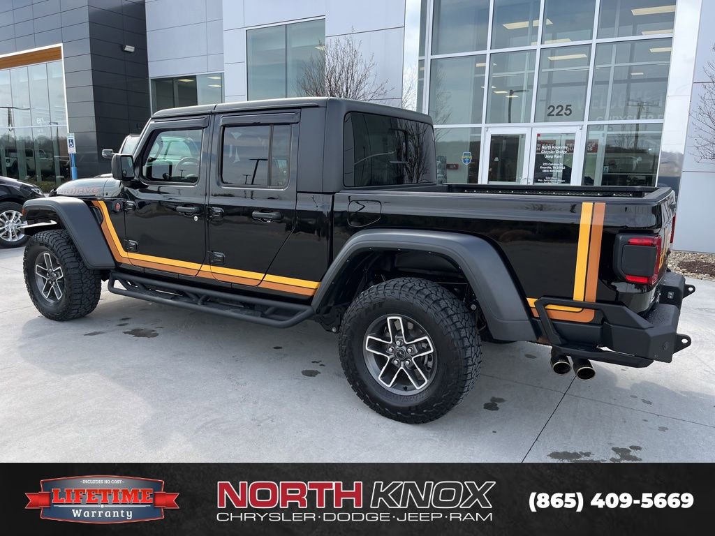 Used 2024 Jeep Gladiator Mojave w/ Convenience Group image 16