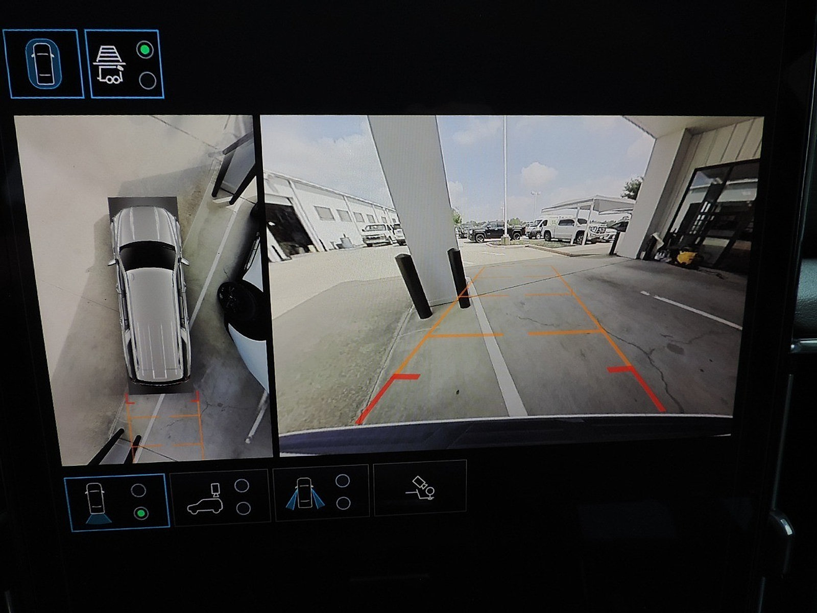 Certified 2025 GMC Yukon XL Denali AWD/4WD image 29