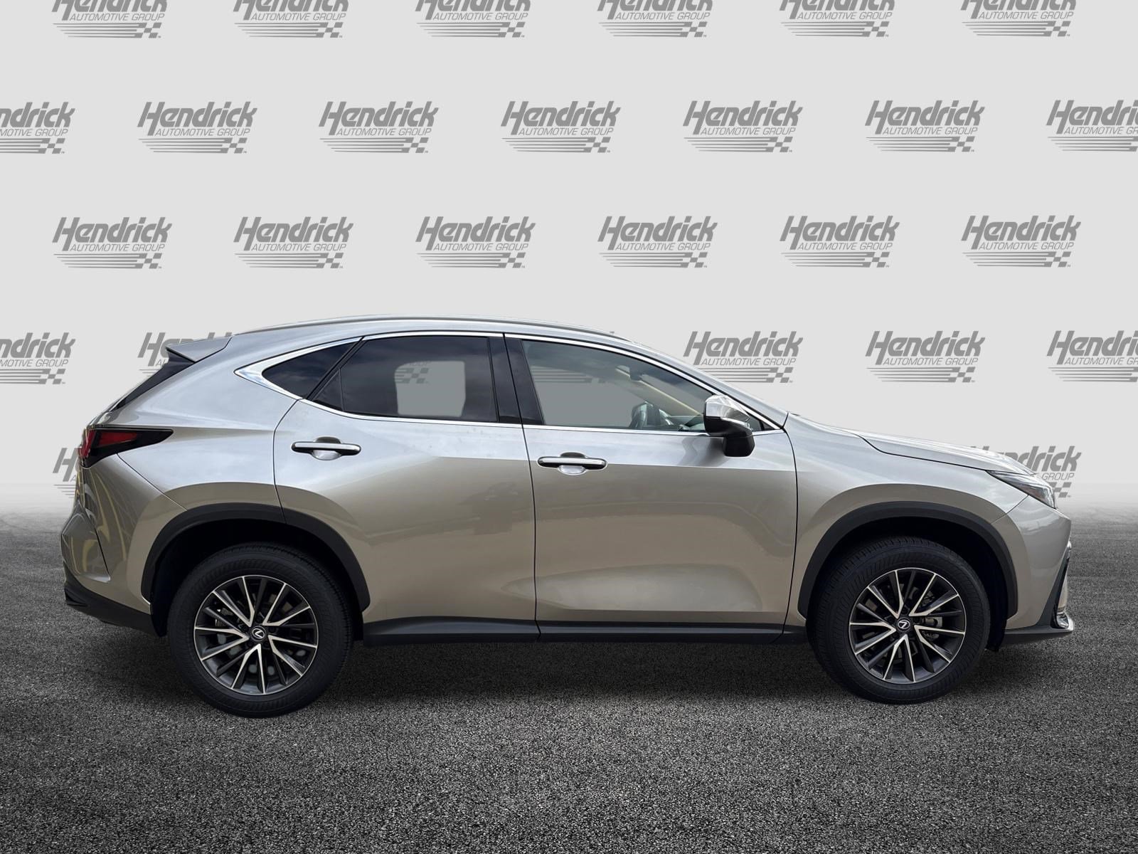 Used 2024 Lexus NX 250 FWD w/ Towing Package (2000 Lbs) image 11