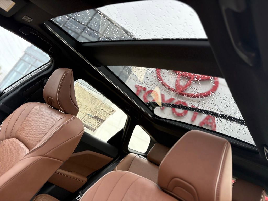 New 2026 Toyota Crown Signia AWD/4WD image 32