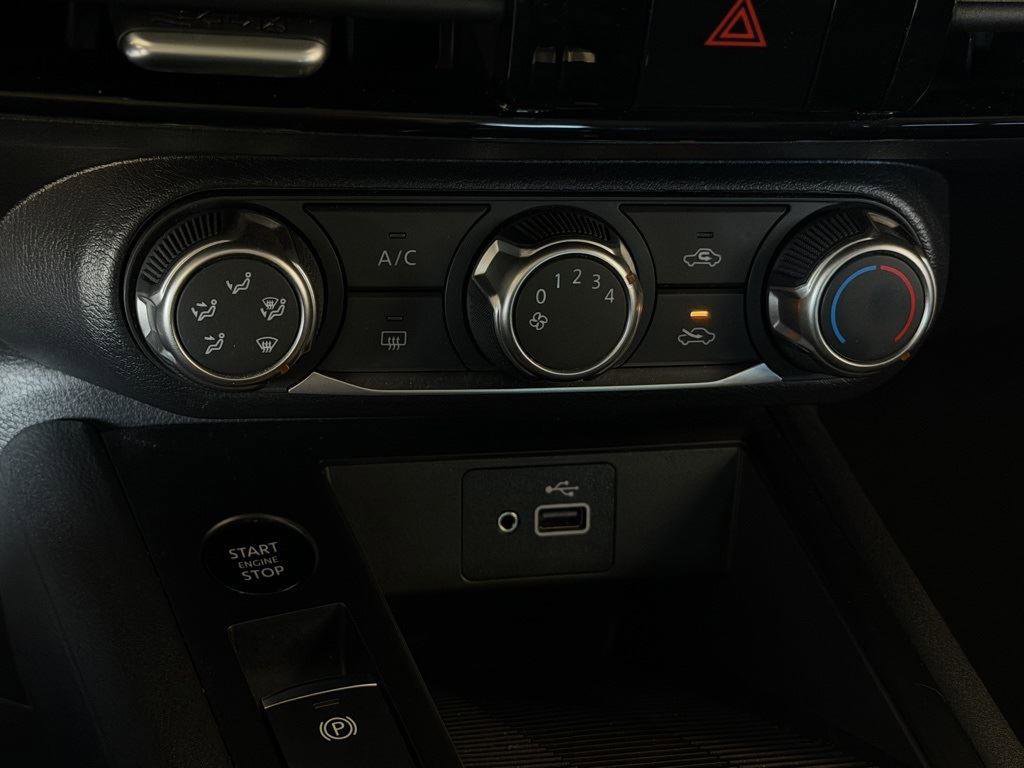 Used 2025 Nissan Kicks S image 13