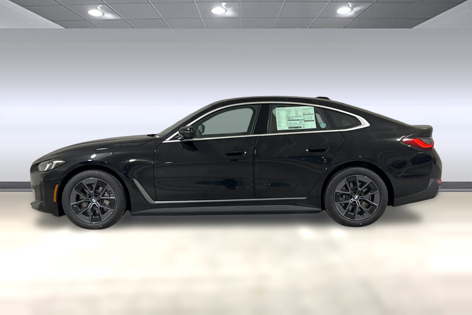 Used 2025 BMW i4 xDrive40i w/ Premium Package AWD/4WD image 2