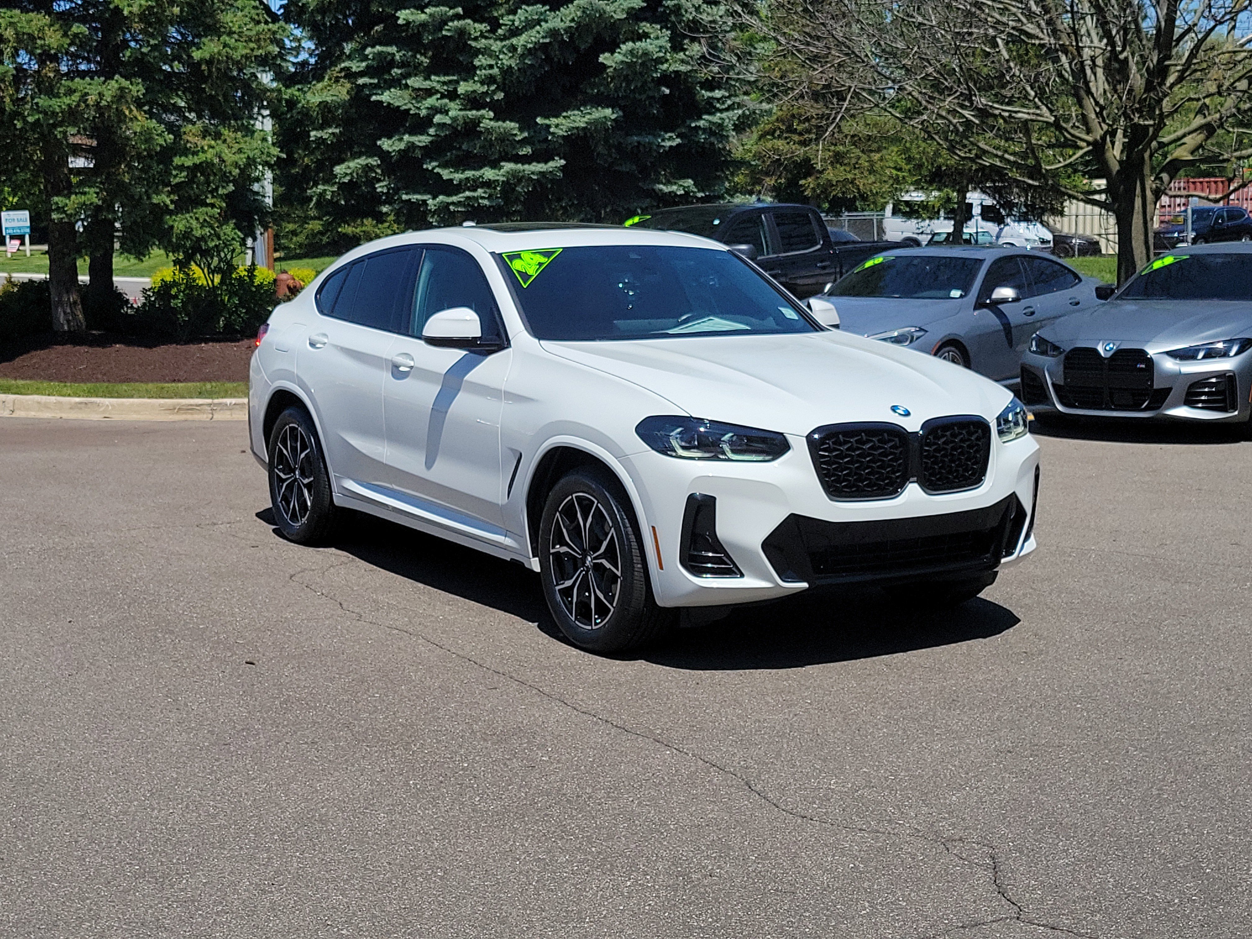 Certified 2024 BMW X4 xDrive30i w/ M Sport Package AWD/4WD image 3