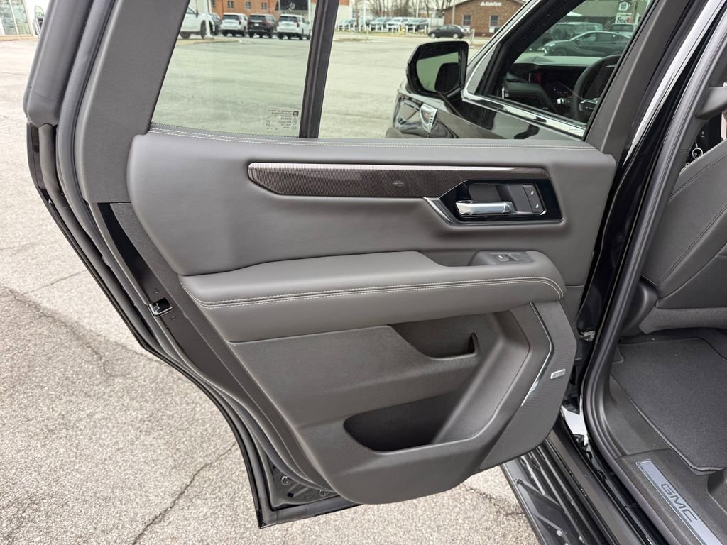 New 2026 GMC Yukon Elevation image 20