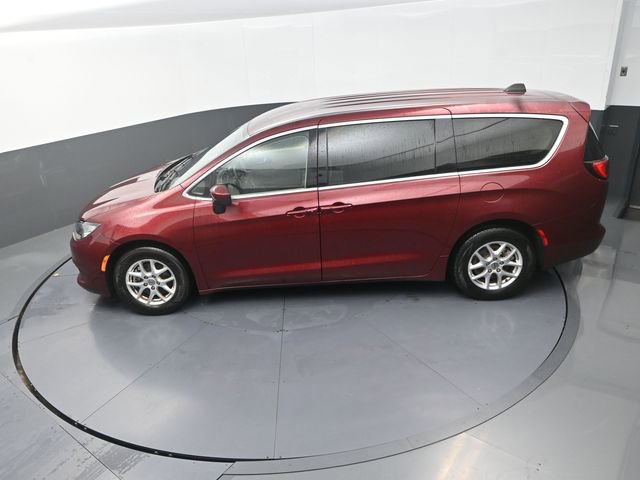 Used 2022 Chrysler Voyager LX FWD image 35