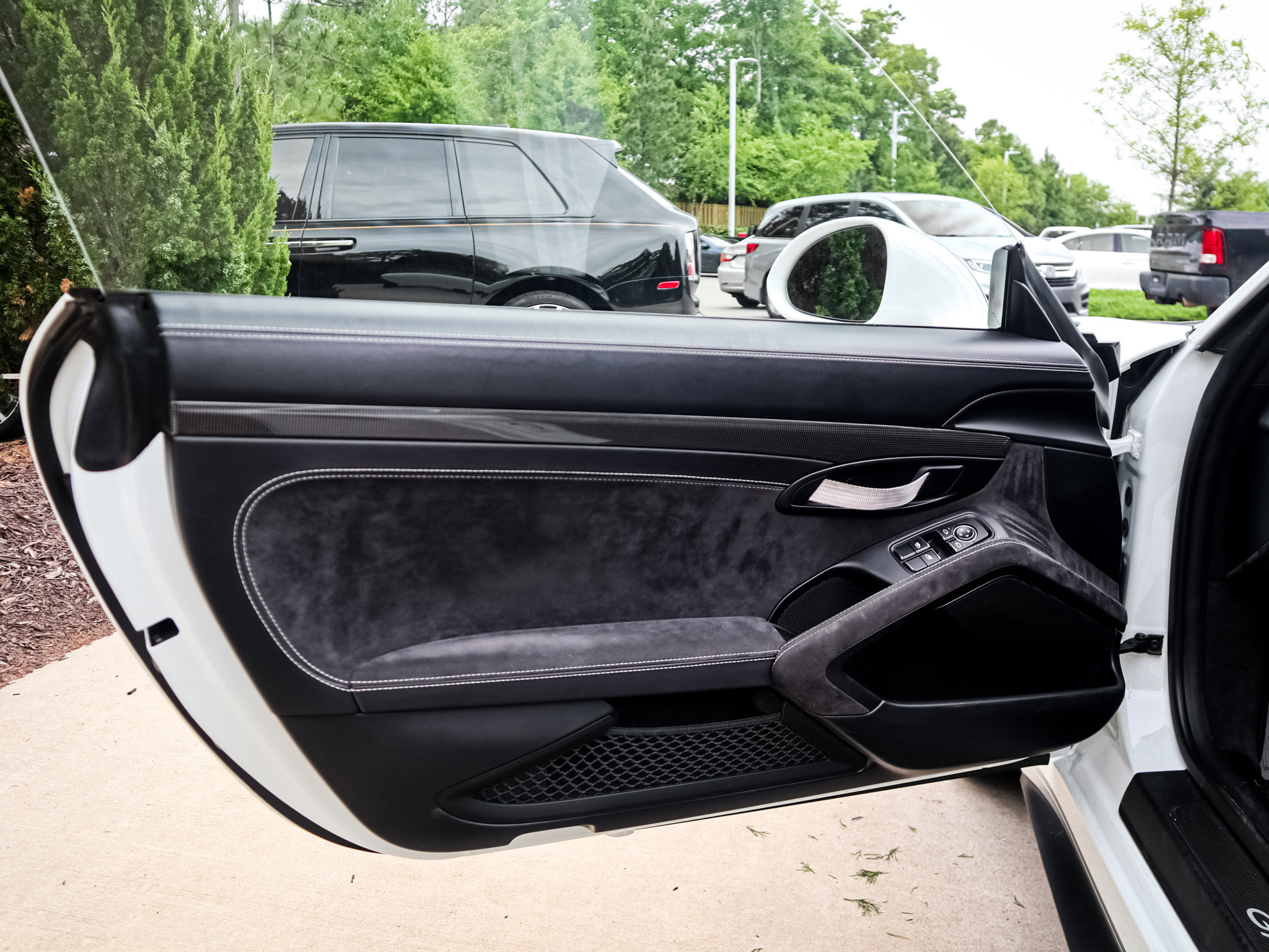 Used 2019 Porsche 911 GT3 RS w/ Weissach Package RWD image 14