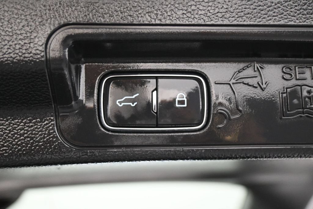 Used 2020 Ford Explorer XLT RWD image 35