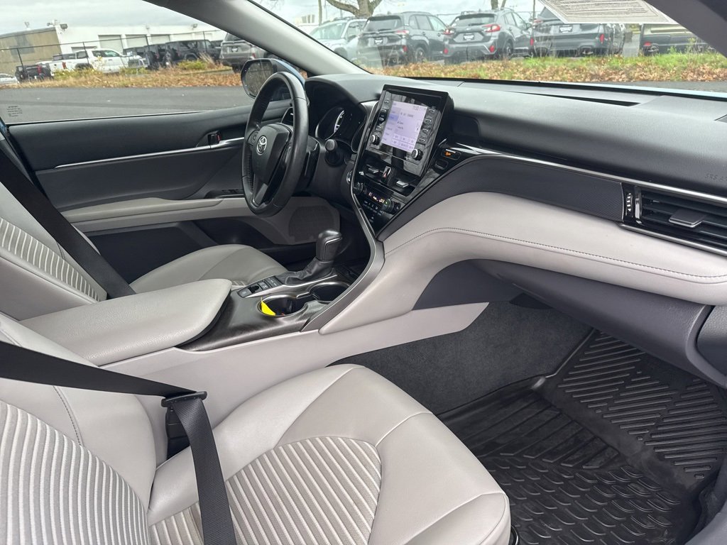 Used 2024 Toyota Camry SE image 28