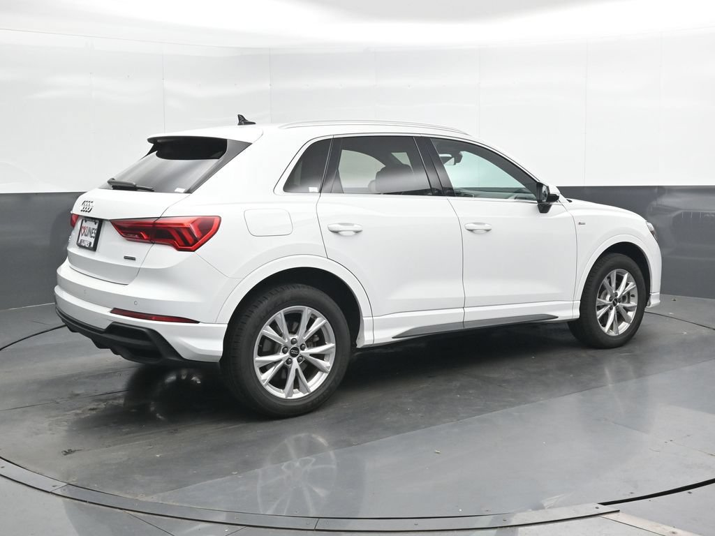 Used 2024 Audi Q3 2.0T Premium AWD/4WD image 3