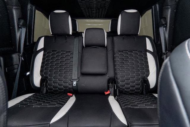 Used 2025 Jeep Gladiator Sport AWD/4WD image 14