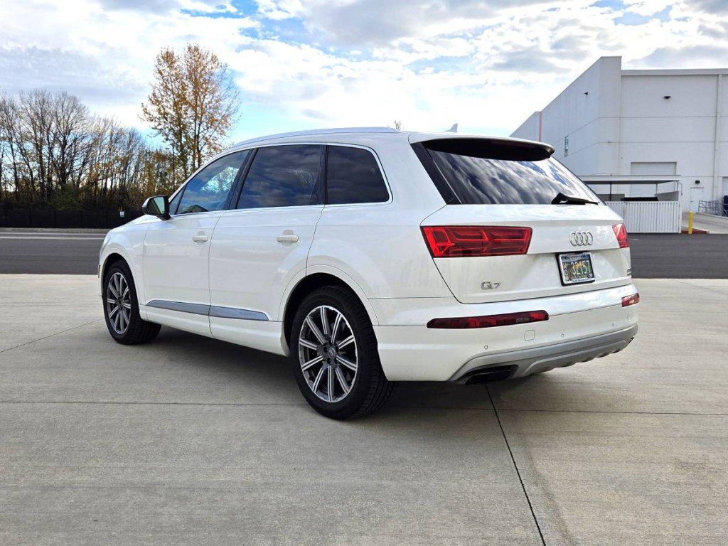 Used 2017 Audi Q7 3.0T Prestige AWD/4WD image 7