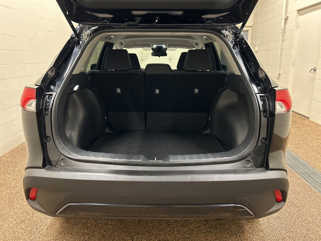 Used 2024 Toyota Corolla Cross LE image 11