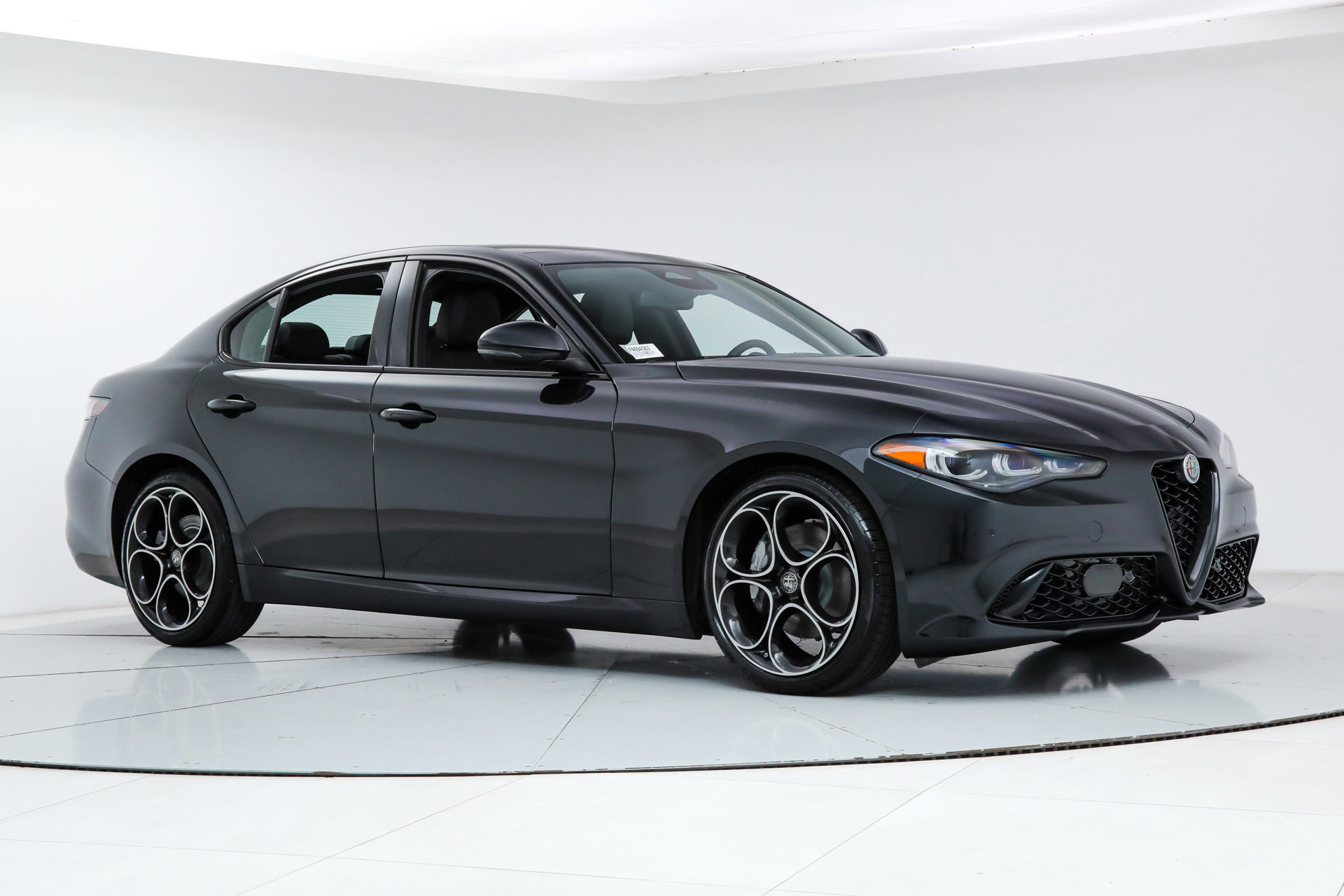 New 2025 Alfa Romeo Giulia w/ Driving Assist Package image 7
