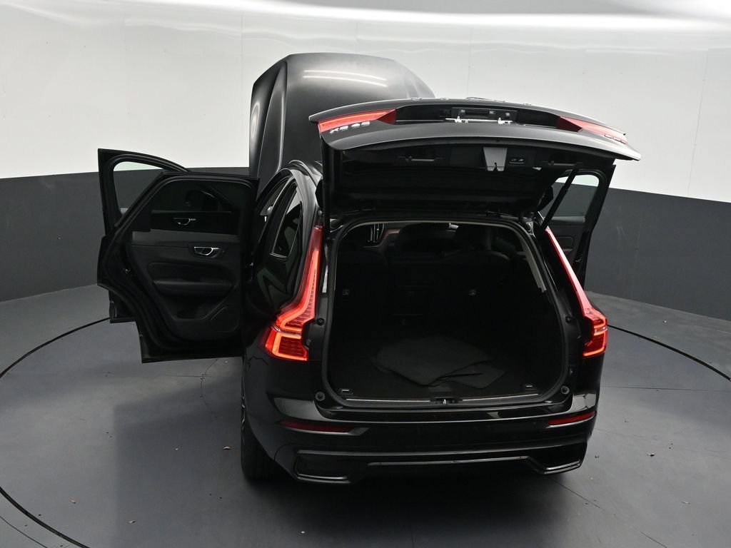 Certified 2024 Volvo XC60 B5 Plus w/ Climate Package AWD/4WD image 36