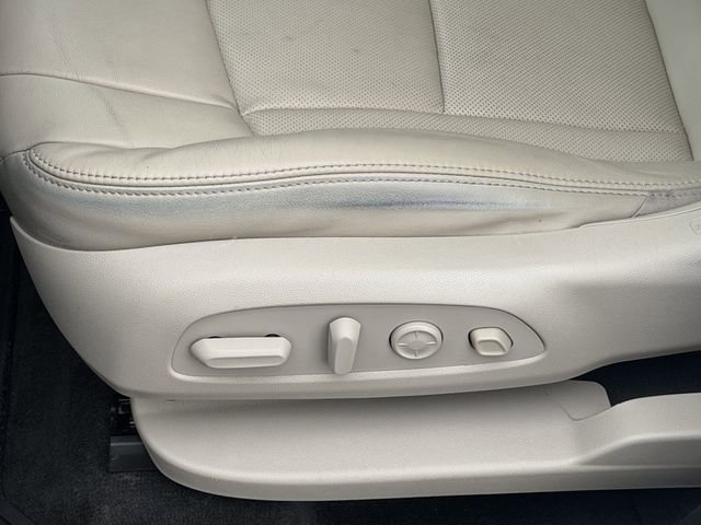 Used 2020 Buick Enclave Premium w/ Sun and Sites Package FWD image 24