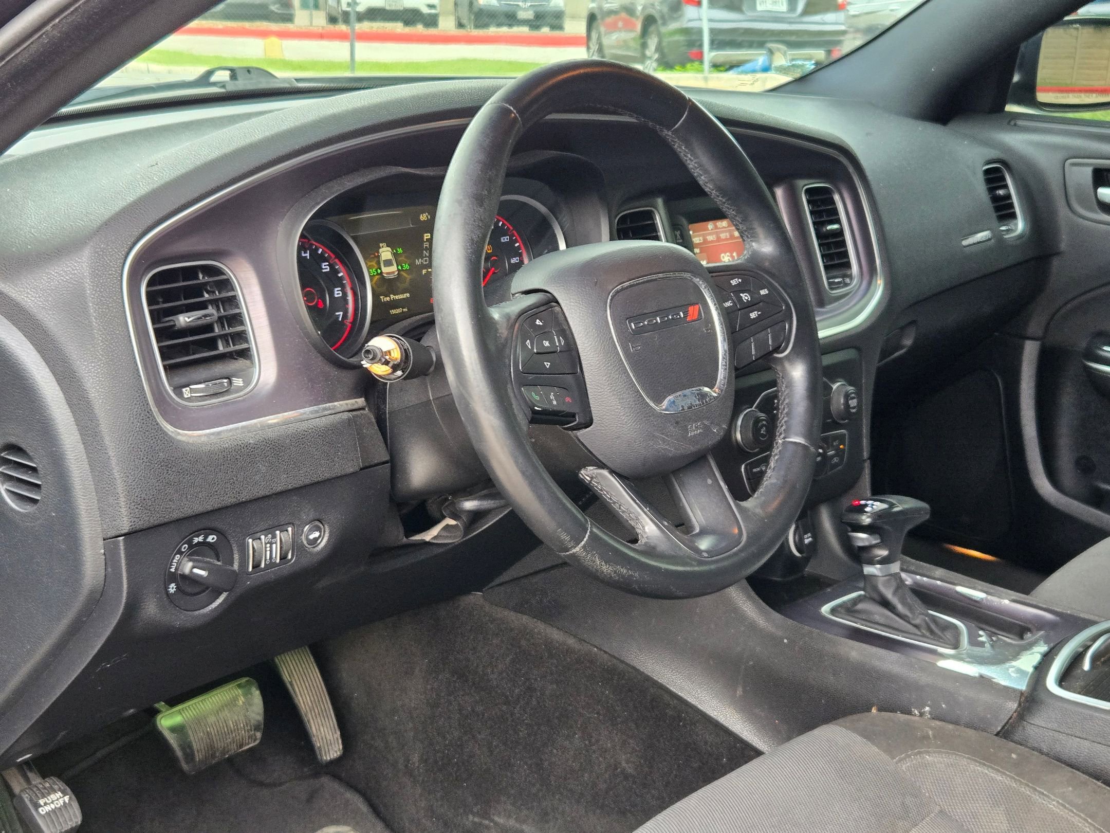 Used 2016 Dodge Charger SE RWD image 12