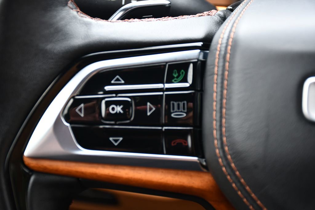 Used 2023 Jeep Grand Cherokee Summit AWD/4WD image 41