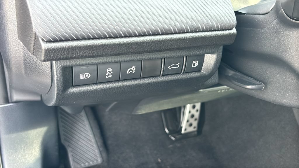 Used 2025 Toyota Camry SE FWD image 10