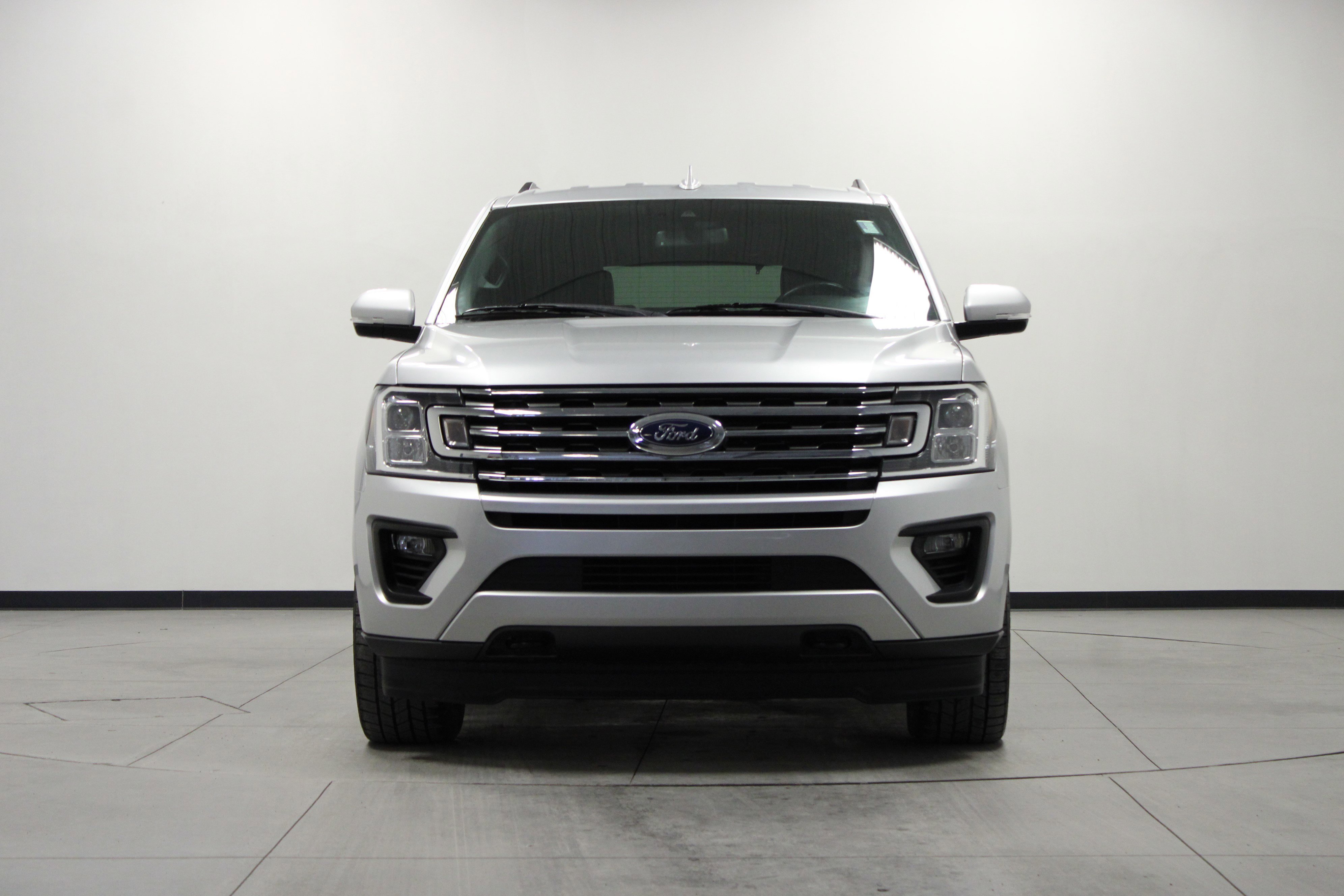 Used 2019 Ford Expedition XLT w/ Equipment Group 202A image 9