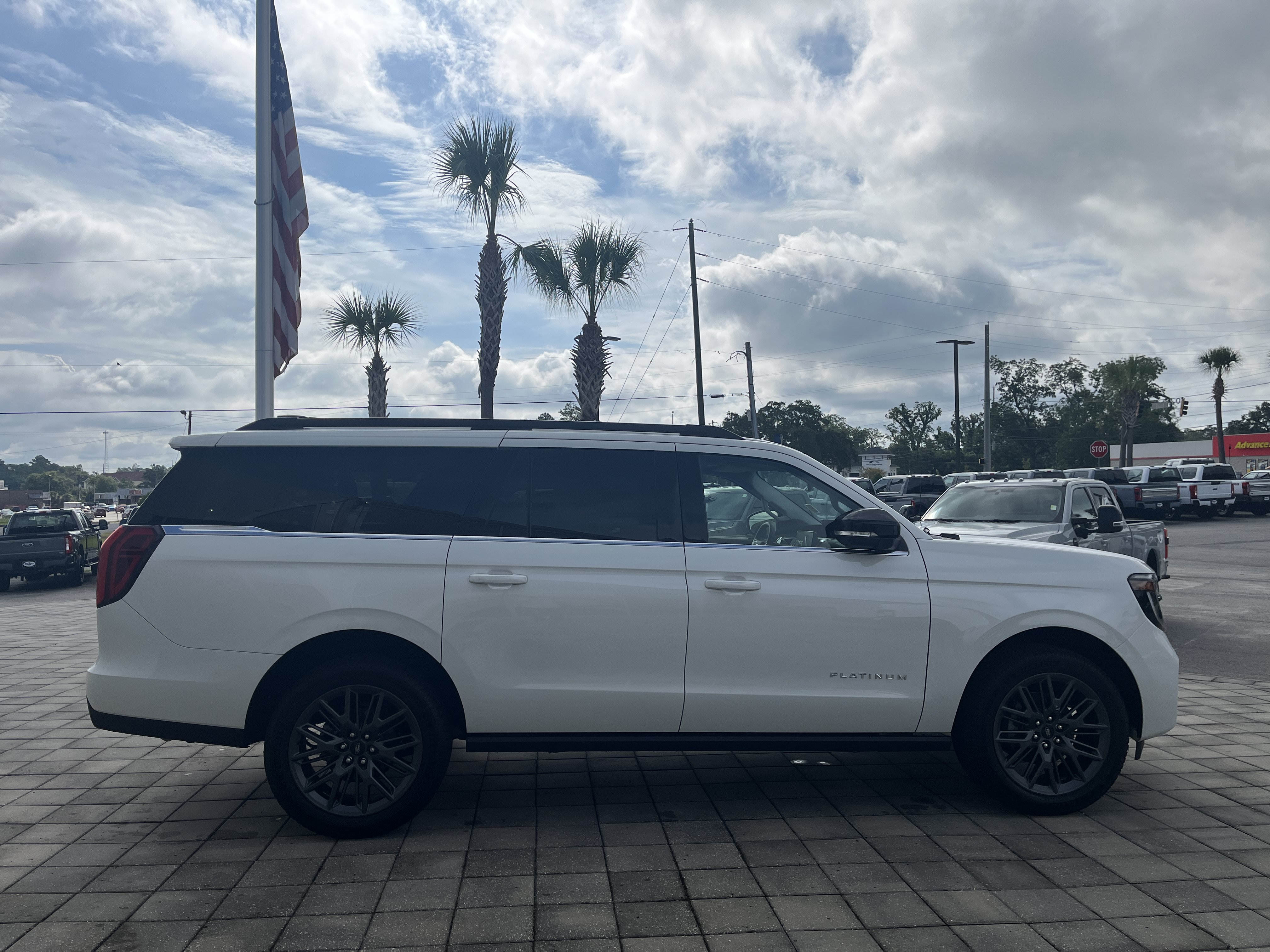 New 2027 Ford Expedition Max Platinum w/ Driver's Package RWD image 7