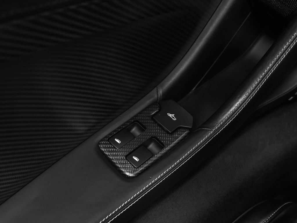 Used 2016 McLaren 675LT Spider RWD image 77