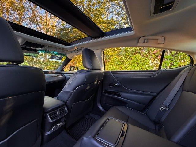 Certified 2024 Lexus ES 350 w/ Premium Package FWD image 36