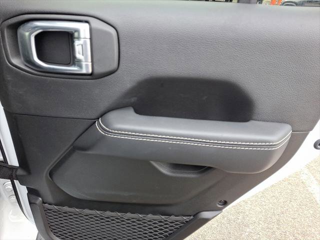 Certified 2022 Jeep Wrangler Unlimited Sahara w/ LED Lighting Group image 14