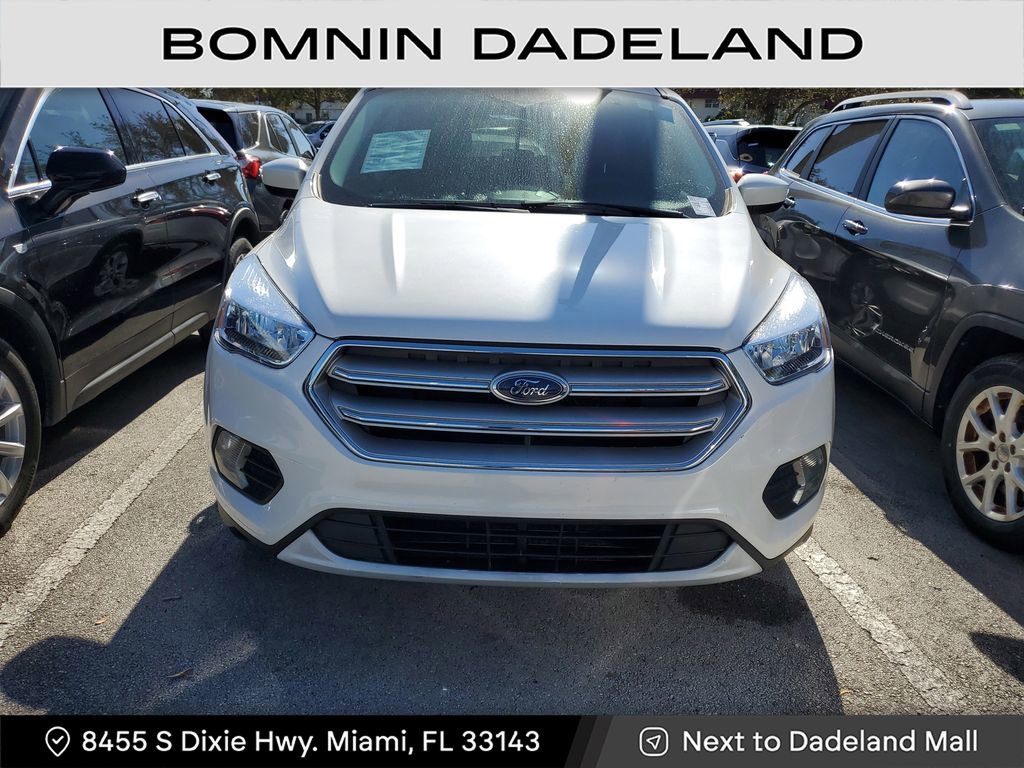 Used 2019 Ford Escape SE image 2