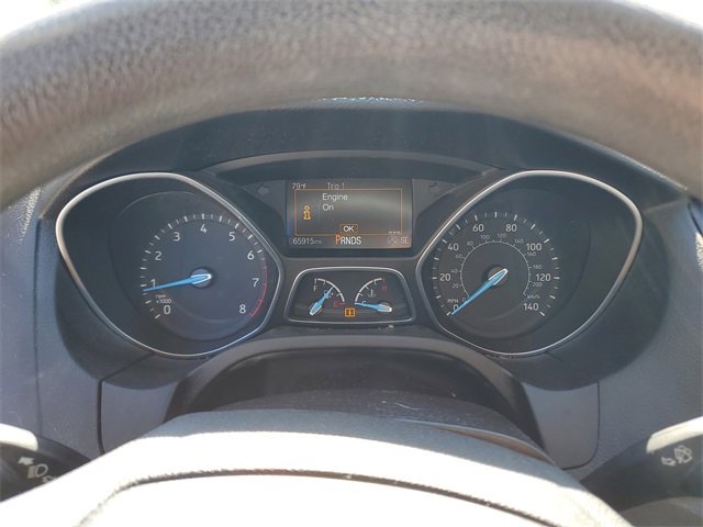 Used 2018 Ford Focus SE w/ SE Appearance Package image 16