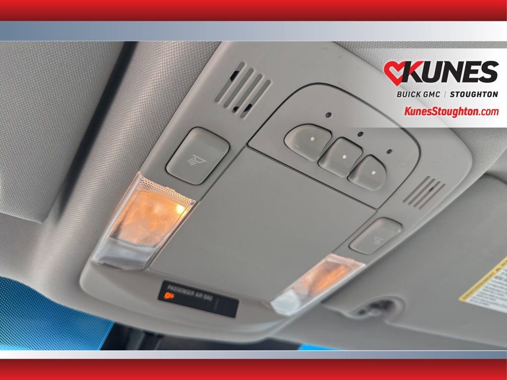 Used 2011 Buick Lucerne CXL image 32