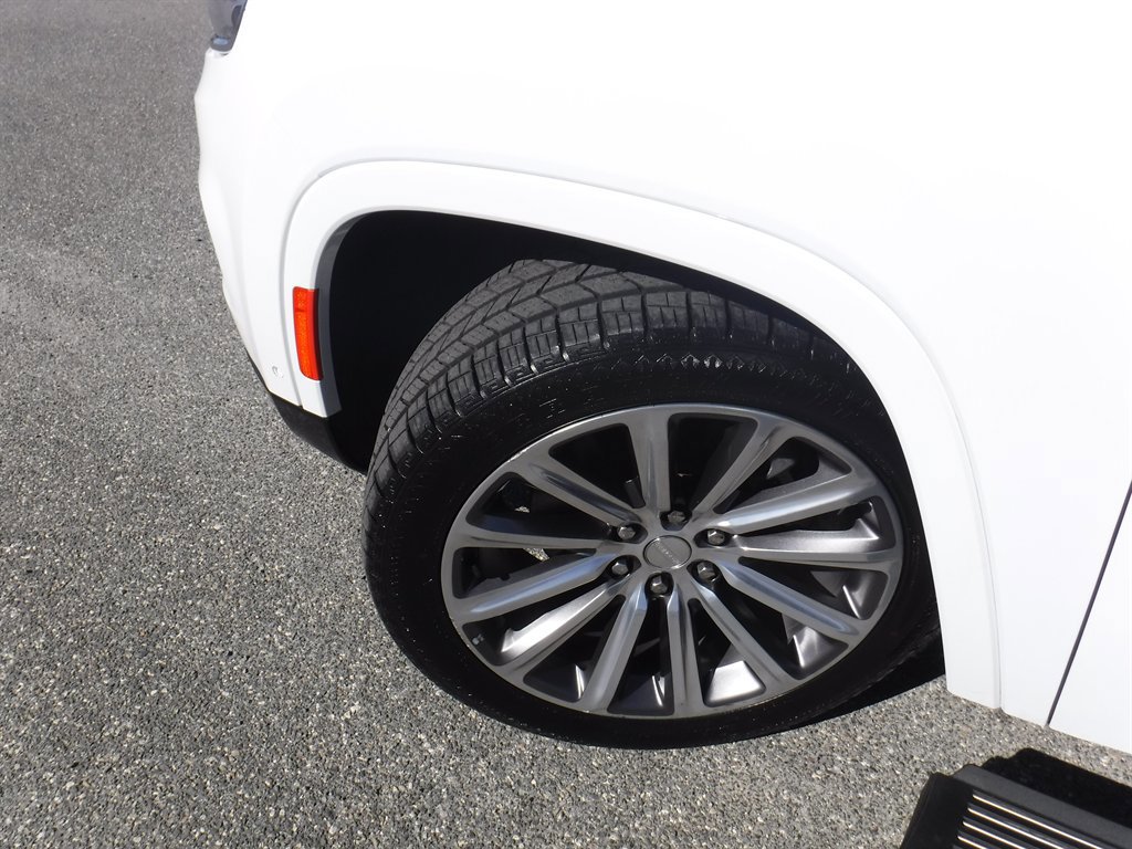 Used 2023 Jeep Grand Wagoneer L Series II image 22