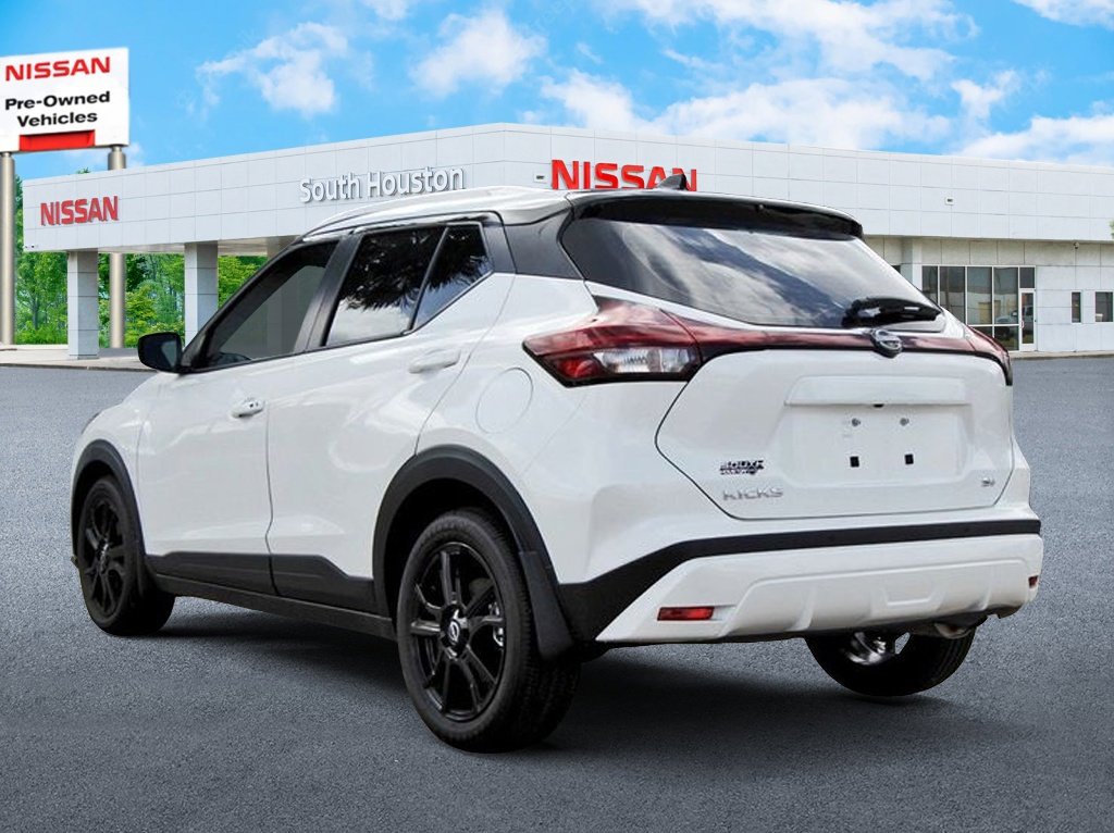 Used 2024 Nissan Kicks SV FWD image 3