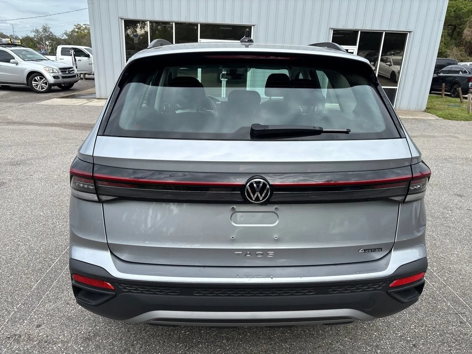 Used 2025 Volkswagen Taos S AWD/4WD image 8