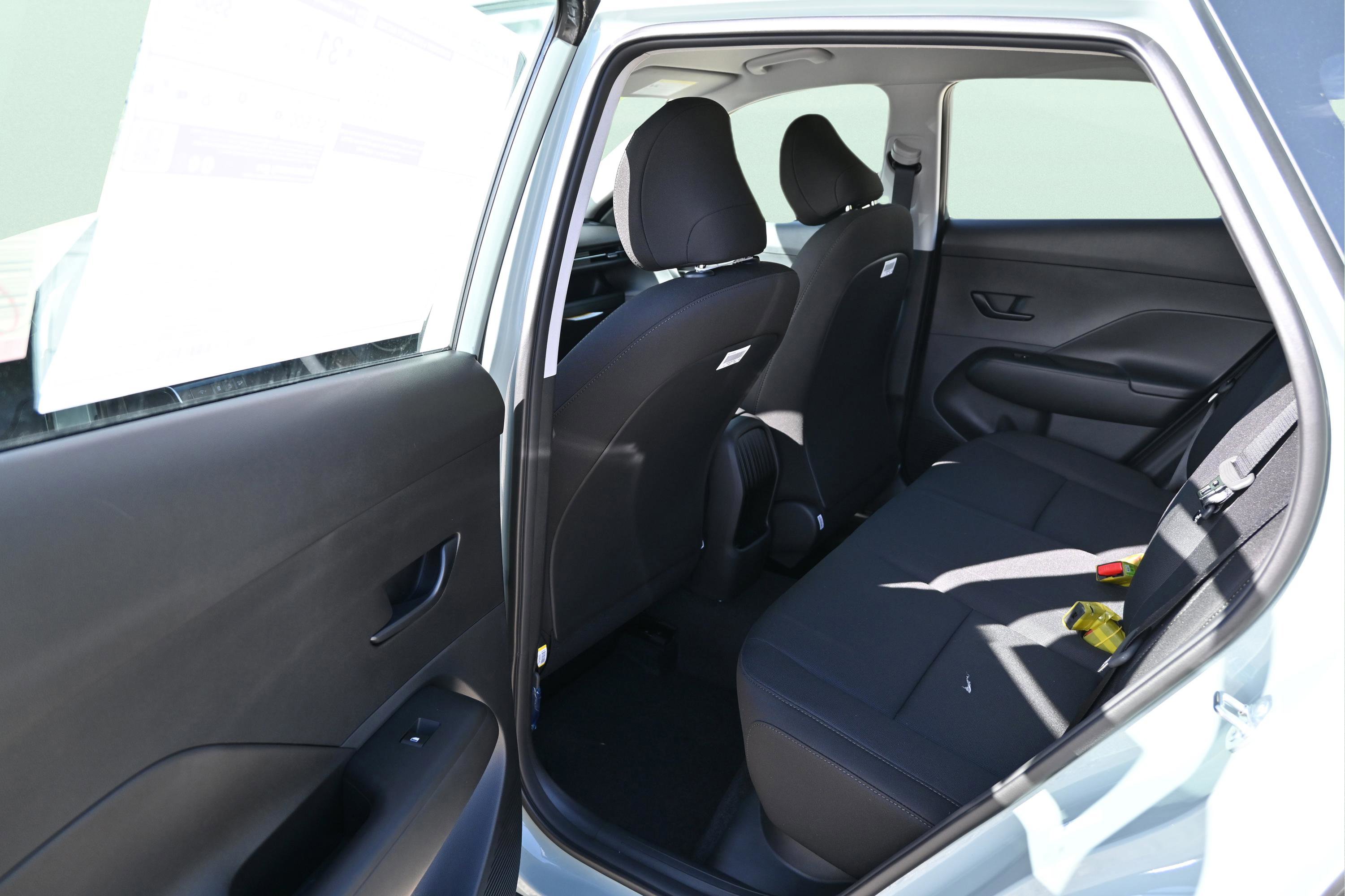 New 2026 Hyundai Kona SE image 11