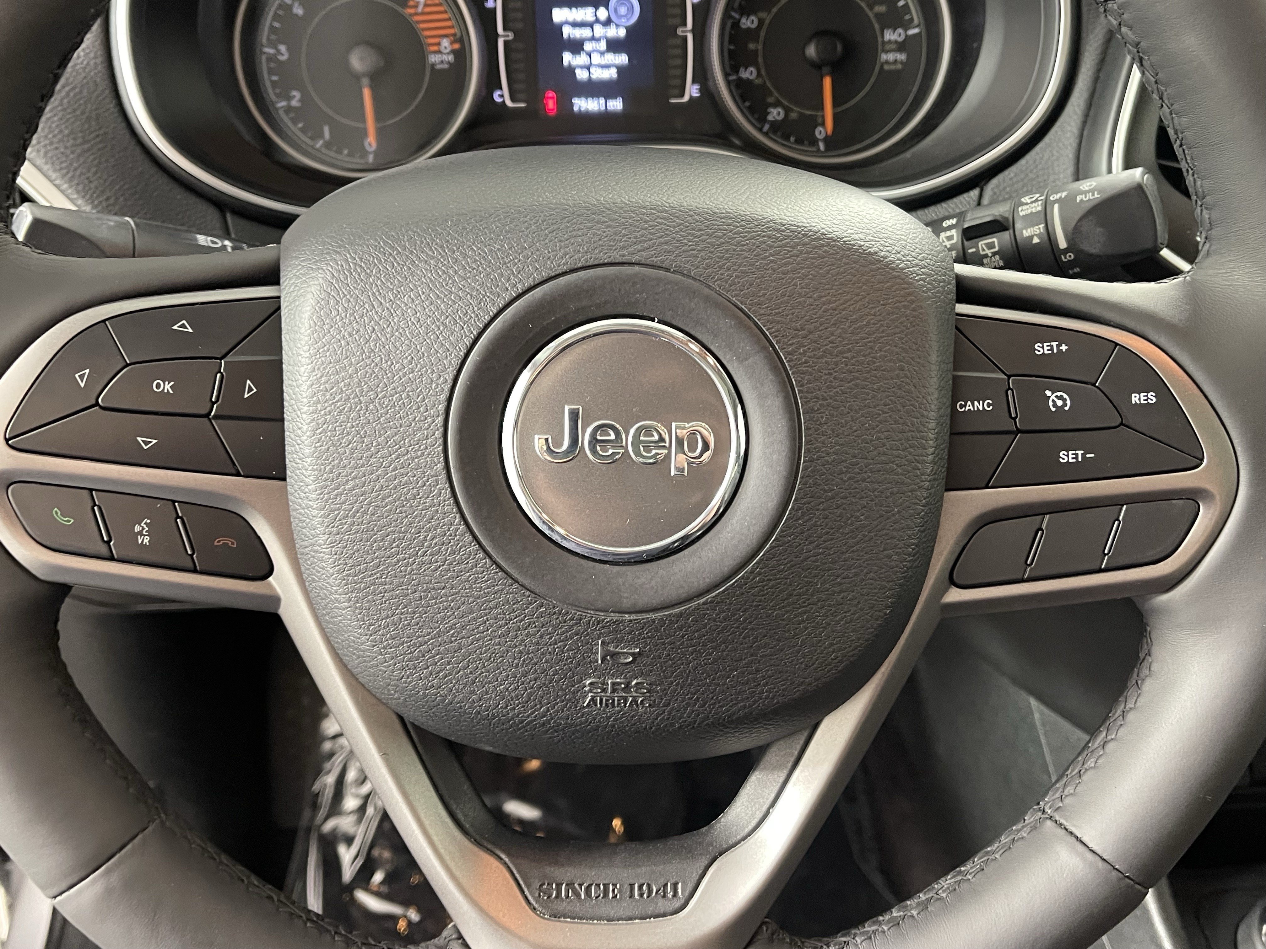 Used 2019 Jeep Cherokee Latitude Plus w/ Comfort/Convenience Group AWD/4WD image 18