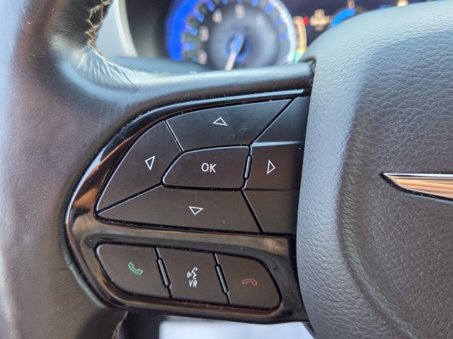 Used 2021 Chrysler Pacifica Touring w/ S Appearance Package FWD image 27