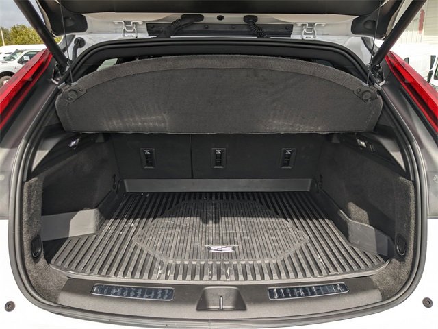 Used 2025 Cadillac XT4 Premium Luxury w/ Technology Package image 9