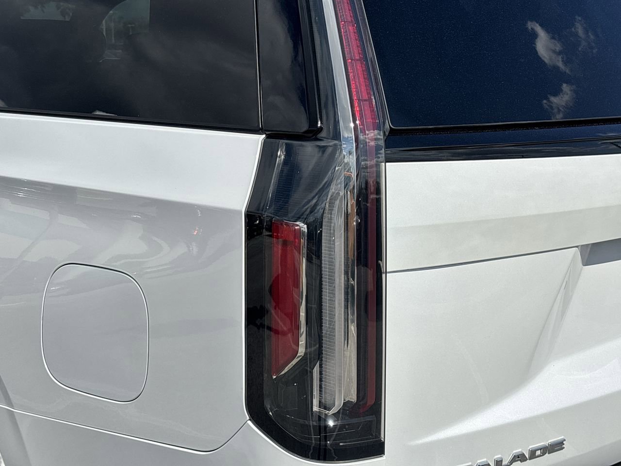 Used 2022 Cadillac Escalade Sport Platinum image 7