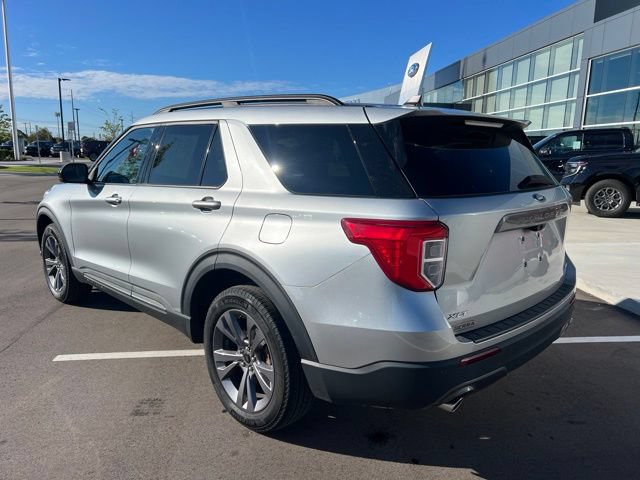 Used 2024 Ford Explorer XLT w/ Equipment Group 202A AWD/4WD image 8