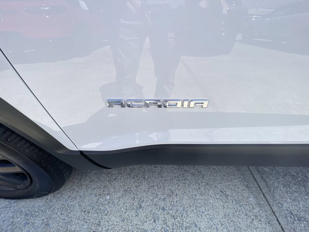 Certified 2018 GMC Acadia SLT w/ LPO, Floor Liner Package FWD image 33