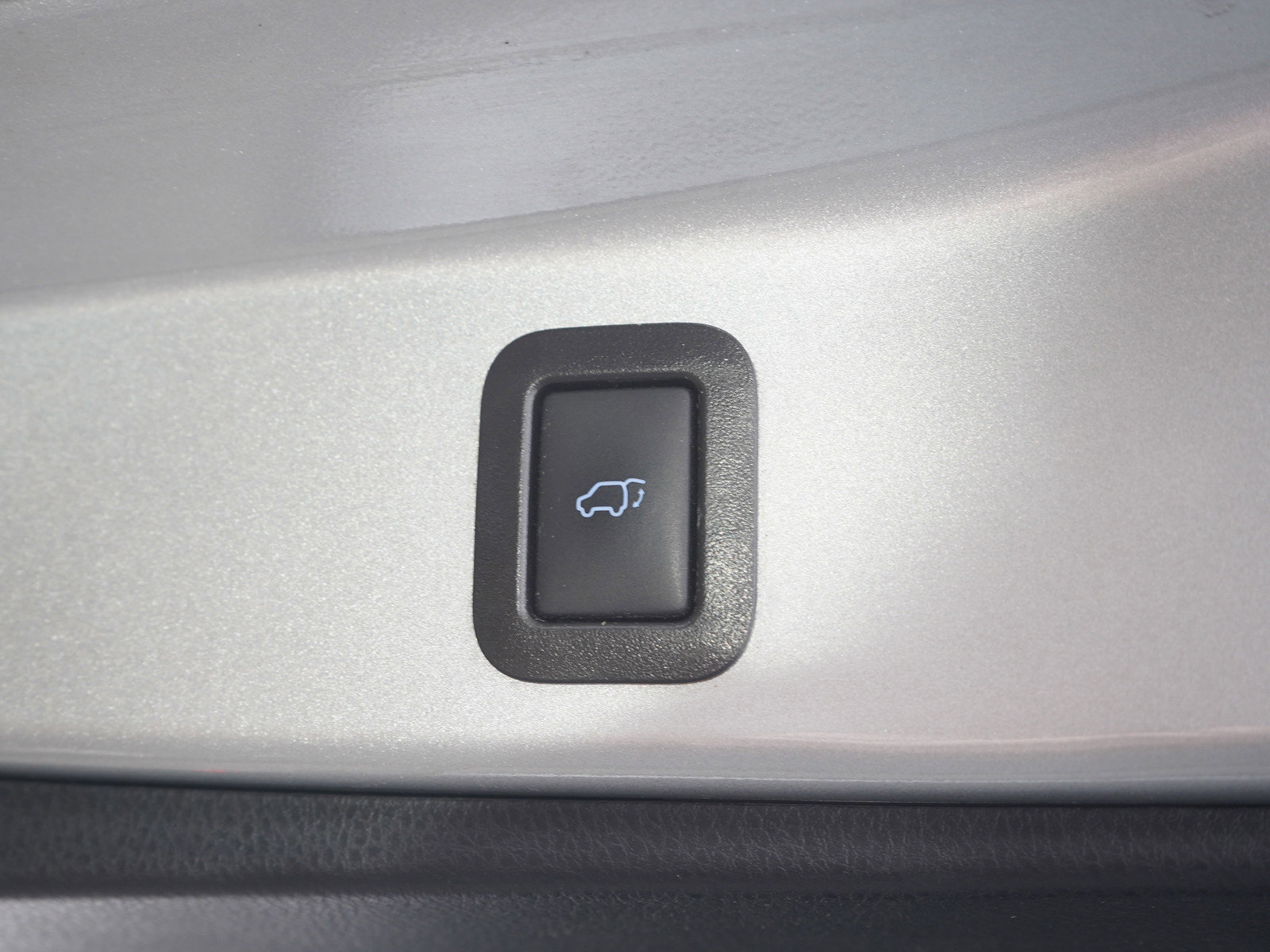 Used 2019 Toyota Highlander XLE AWD/4WD image 12